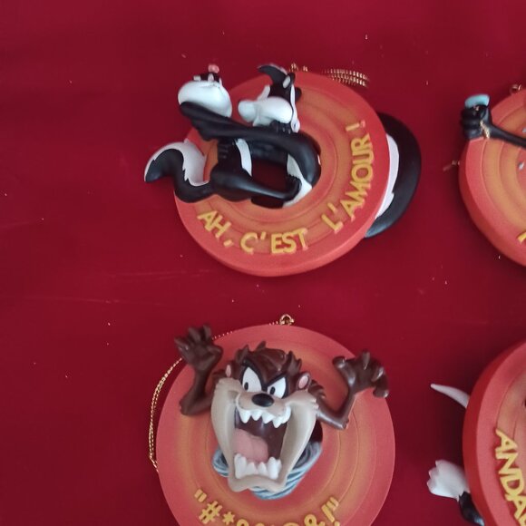 Lot Of 4 Bradford Exchange Editions Warner Bros Looney Tunes Christmas Ornaments - Picture 3 of 11